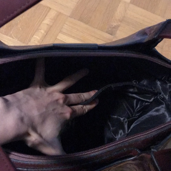 Embroidered leather tote - Picture 7 of 7